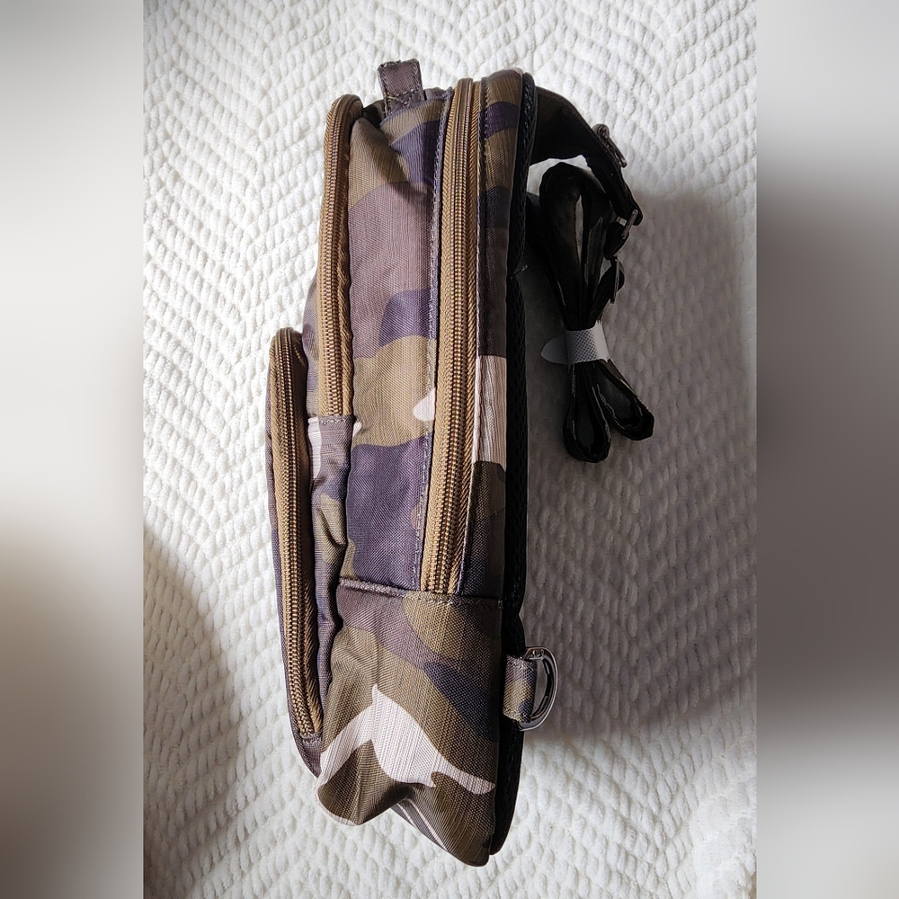 LUG Starboard Brushed Sling Bag - Brushed Camo Olive - Picture 9 of 12